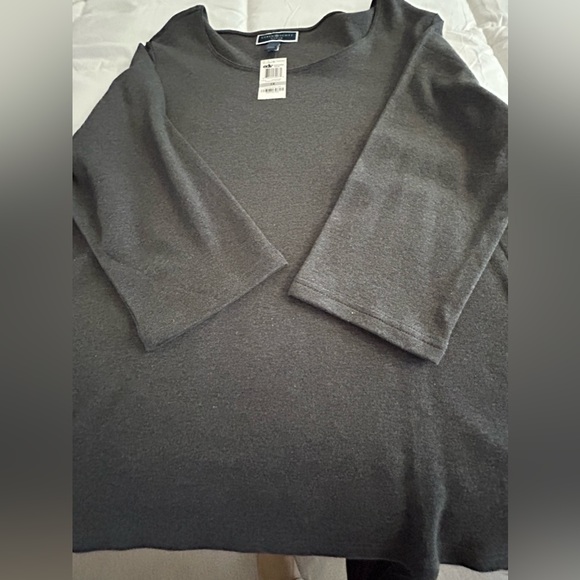 GRAY SCOOPED NECK COTTON TOP SIZE 1X - Picture 2 of 4